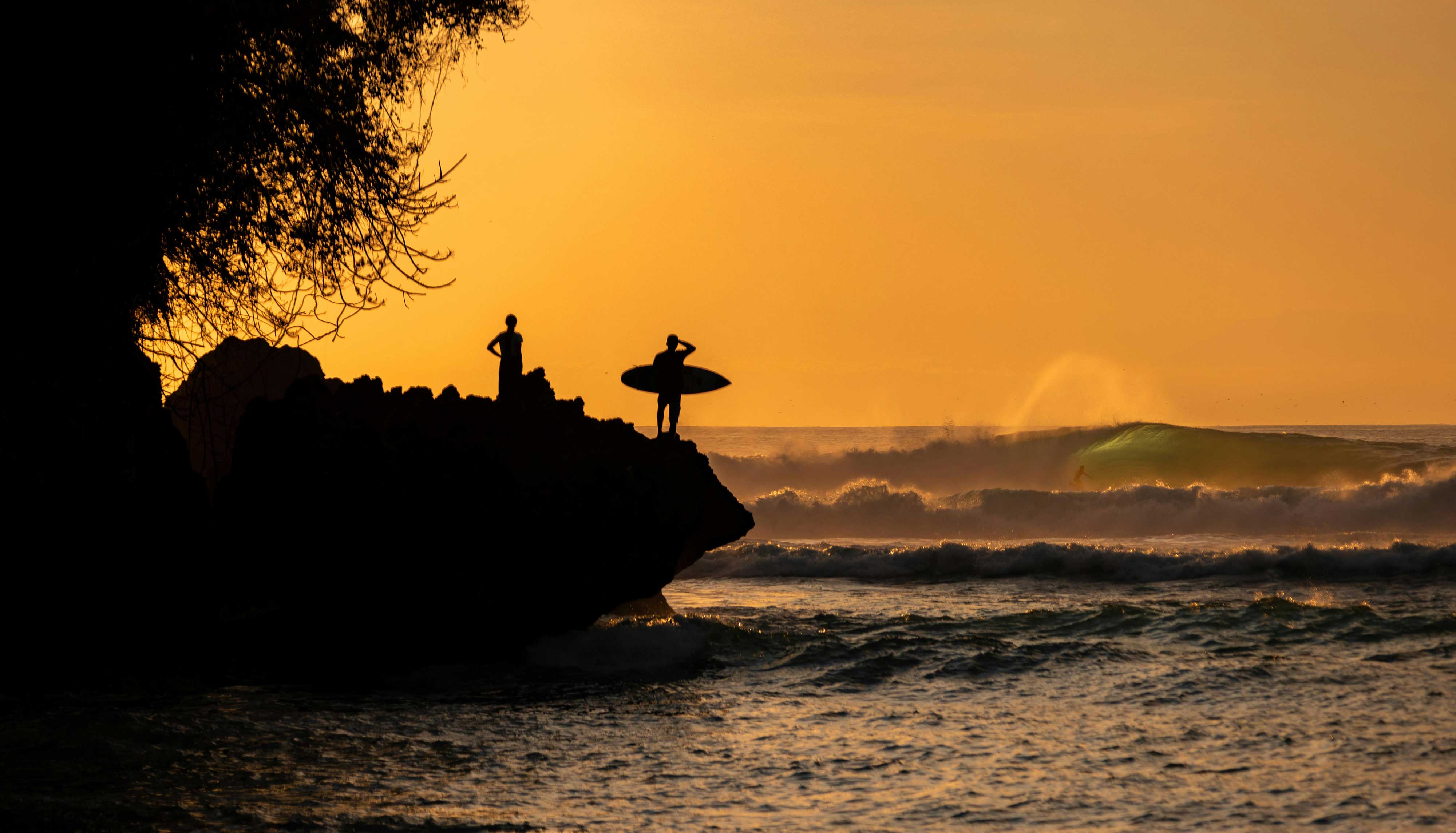 What to Pack for a Surf Trip